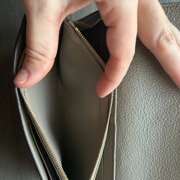 Louis Vuitton Empreinte Sarah Wallet (Color: Turtledove)